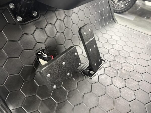 2025 E-Z-GO Liberty™ ELiTE Lithium Slate - Image 4